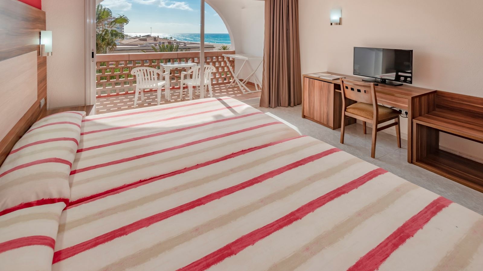 rooms-family-room