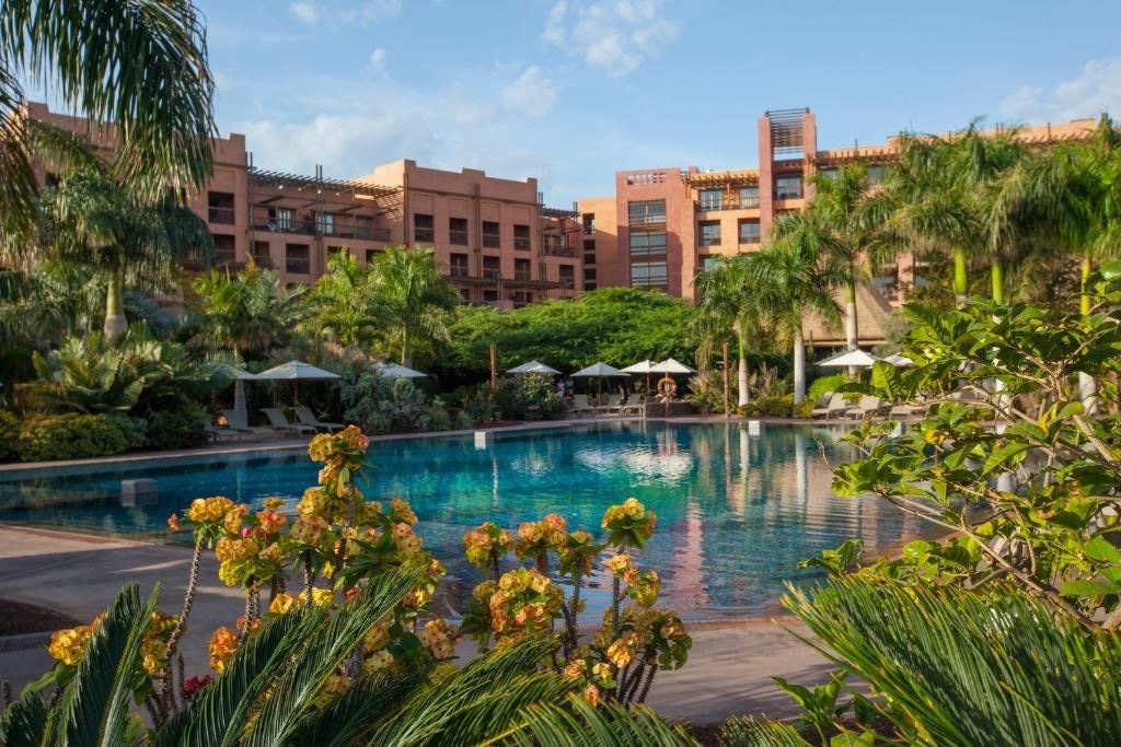 pools-outdoor-pool