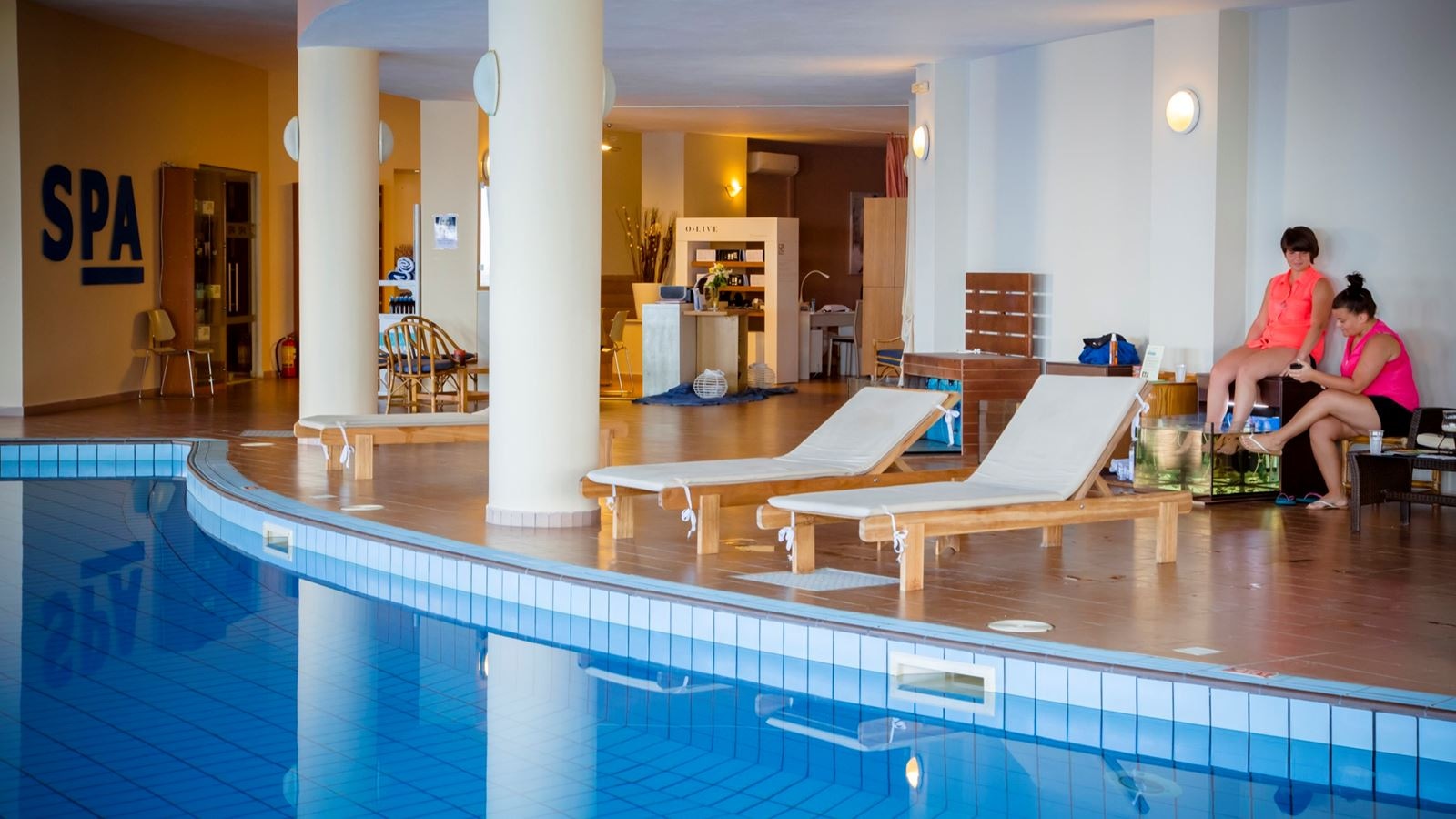 pools-indoor-pool