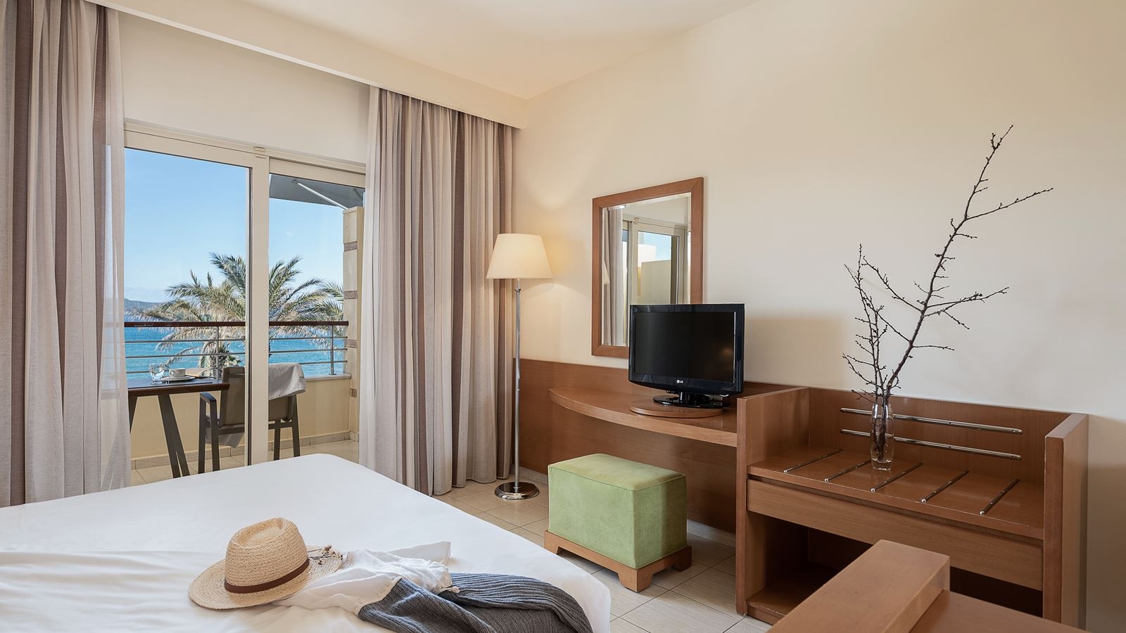 rooms-sea-view-room