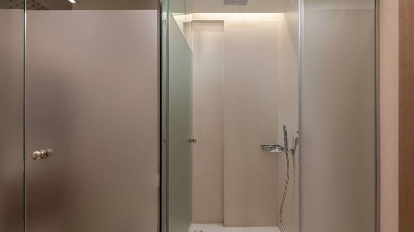rooms-luxury-room