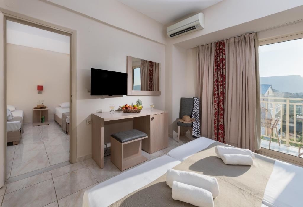 rooms-room-family-2-bedrooms-gardenview-balcony-or-terrace