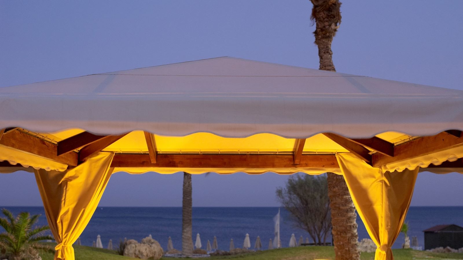 restaurants-poseidon-beach-bar