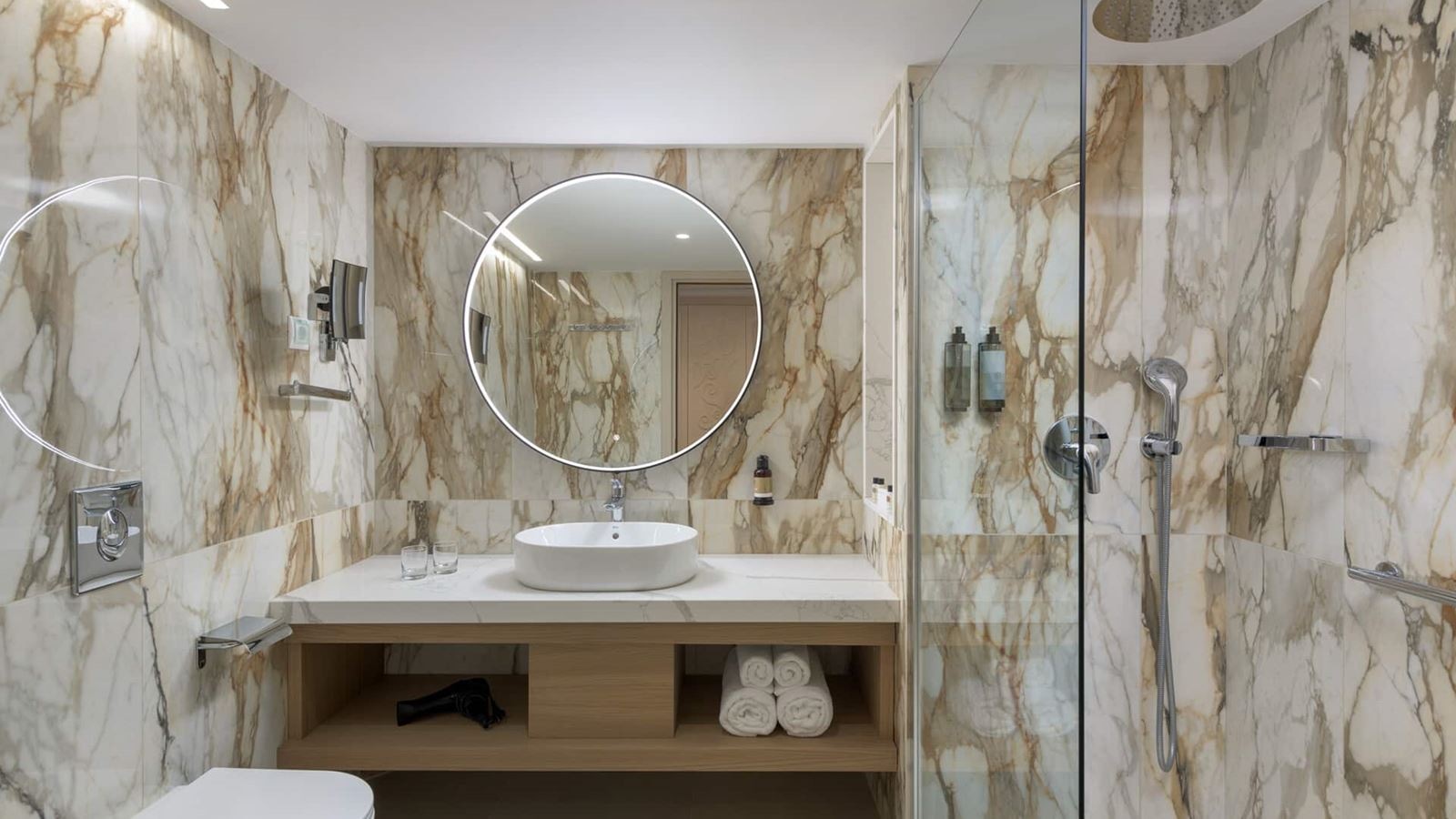 rooms-room-deluxe-sgl-land-view