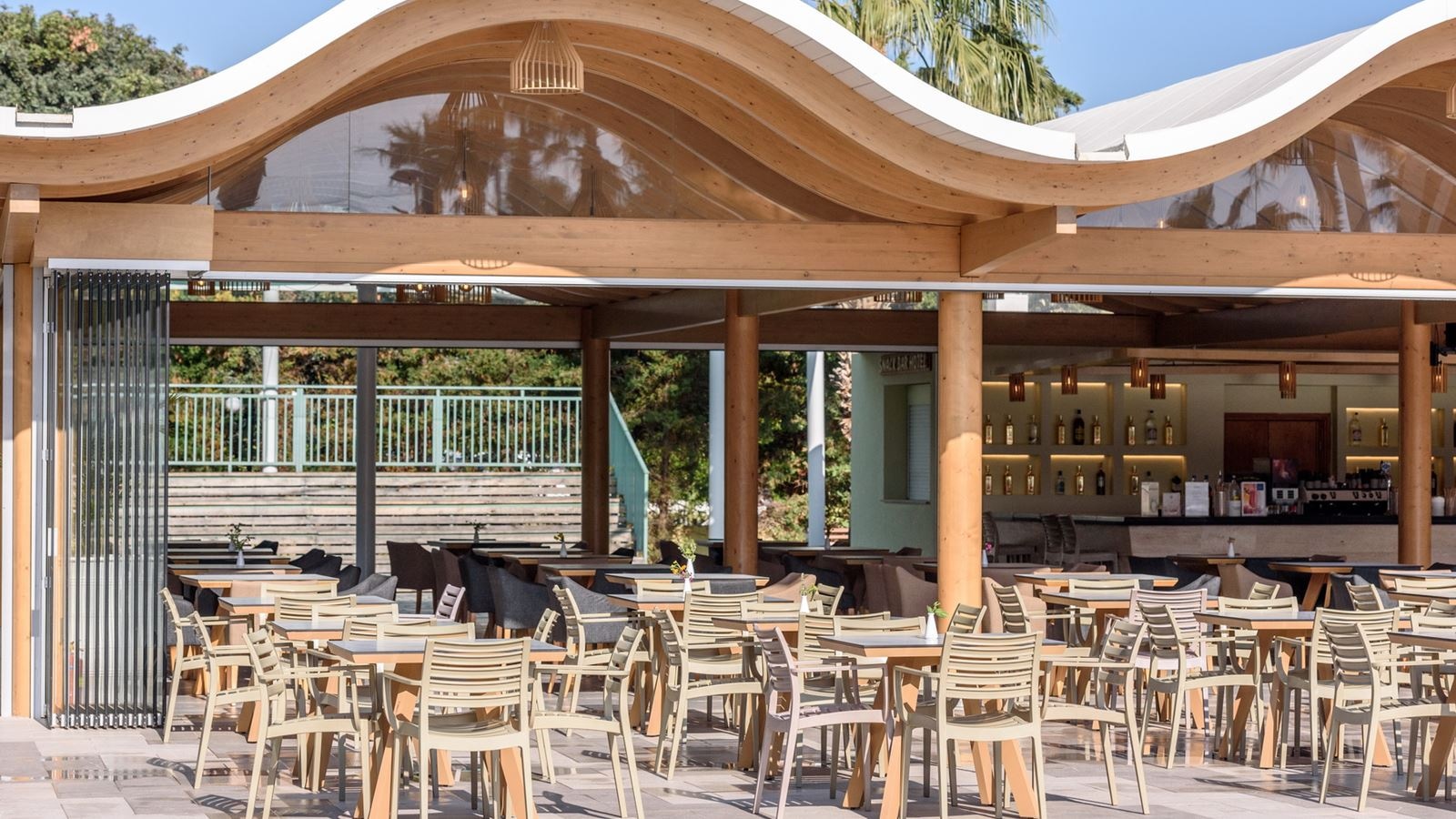 restaurants-dionyssos-snack-pool-bar