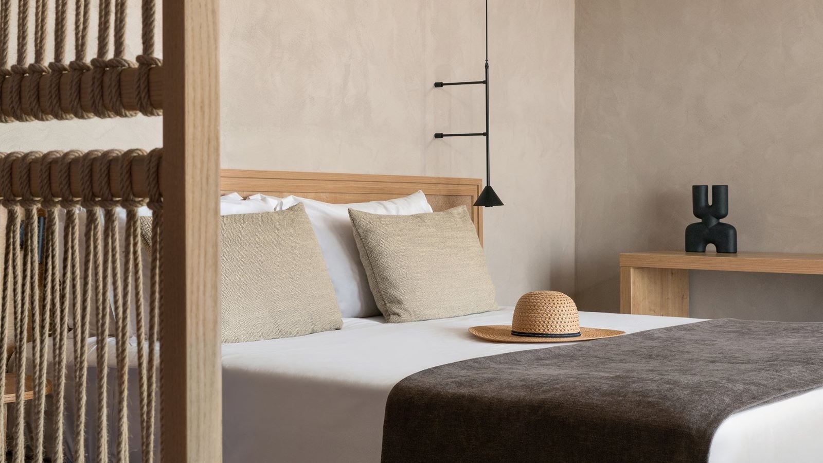 rooms-helea-suite-sea-front