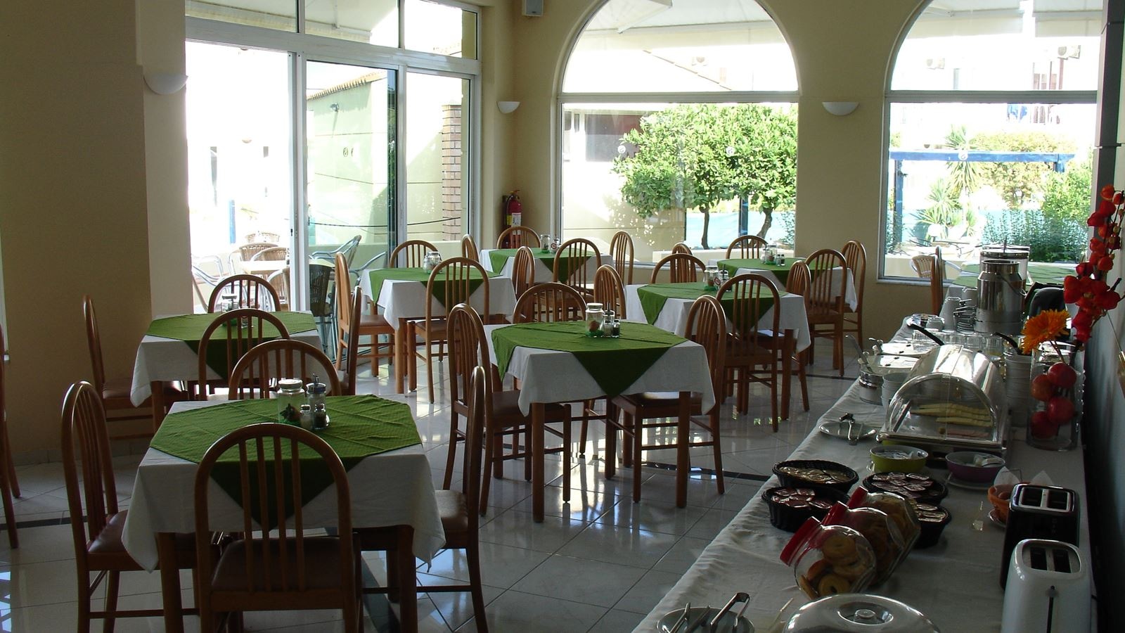 restaurants-breakfast-restaurant