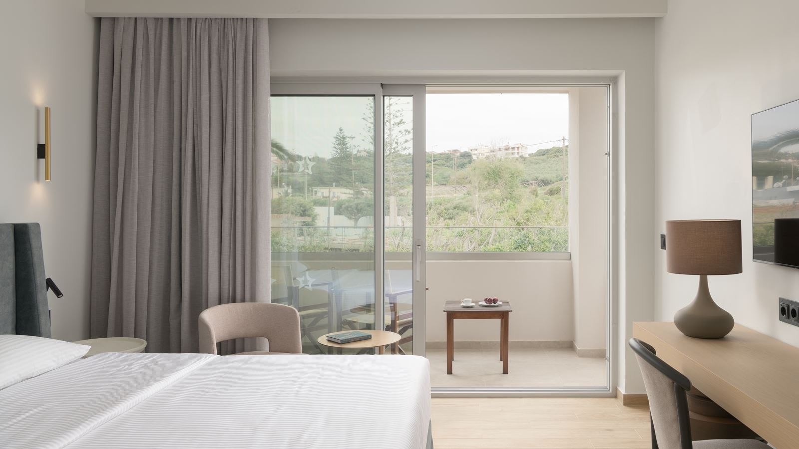 rooms-double-room-with-mountain--view