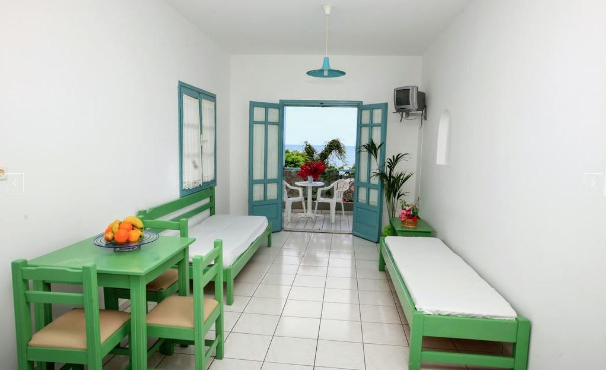 rooms-apartment-family-1-bedroom-balcony-or-terrace