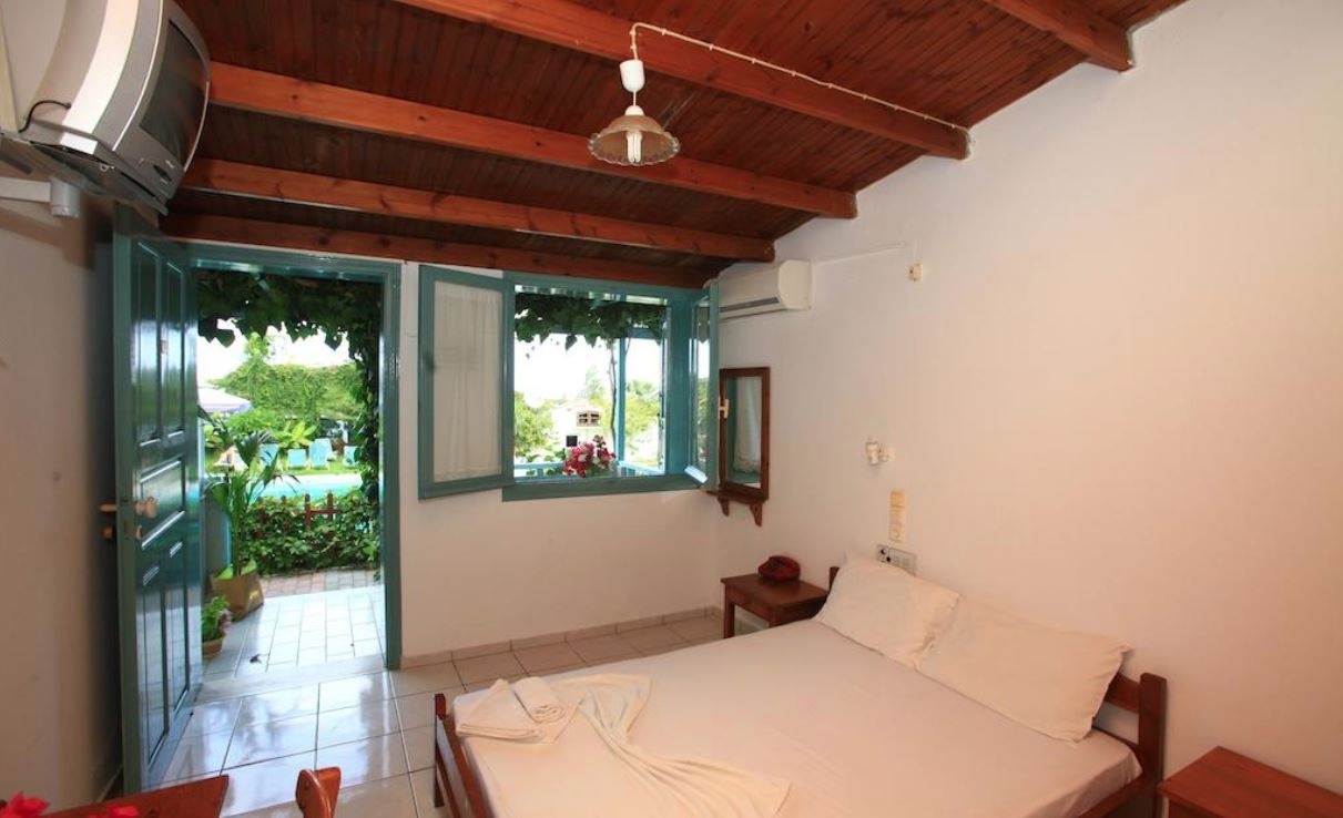 rooms-studio-standard-double-balcony-or-terrace