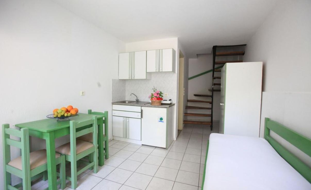 rooms-maisonette-standard-triple-balcony-or-terrace