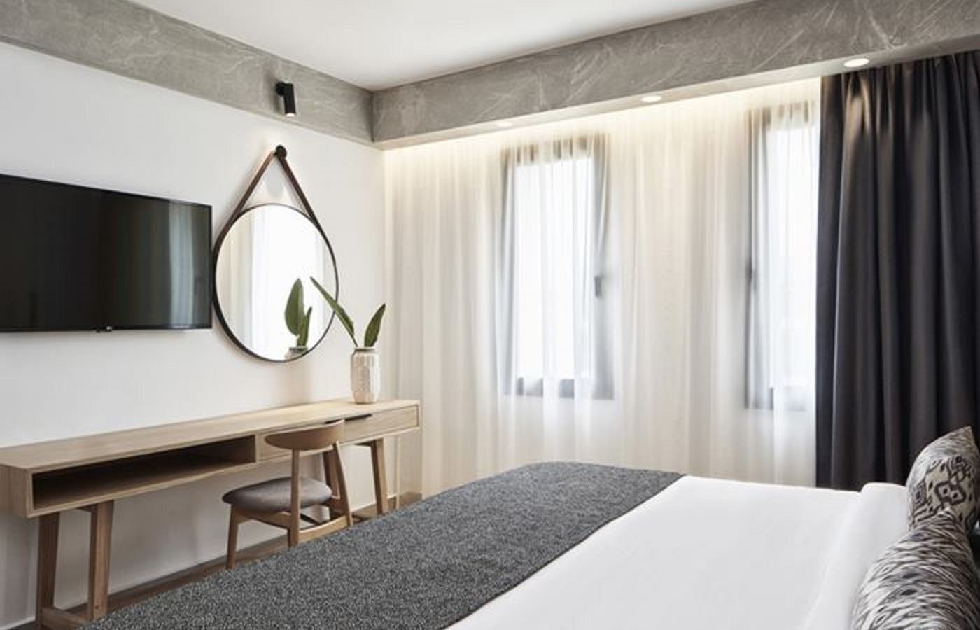 rooms-suite-1-bedroom-land-view