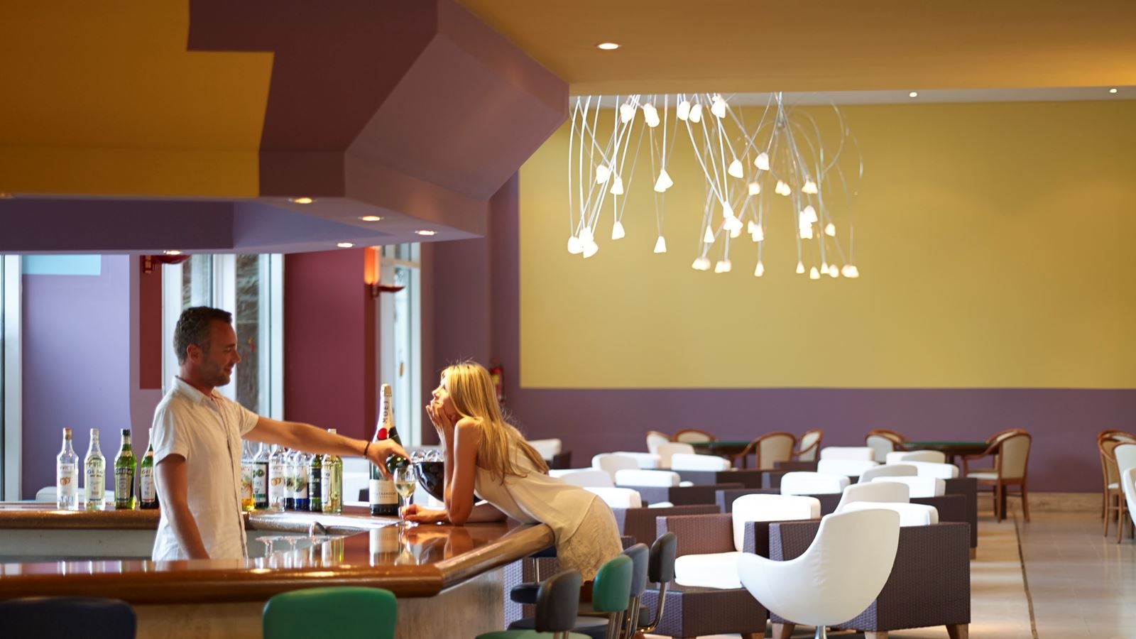 bars-main-bar