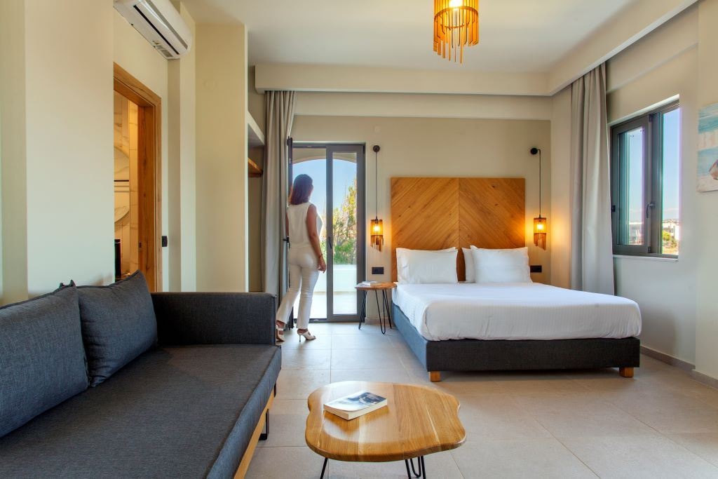 rooms-executive-open-air-jacuzzi-balcony