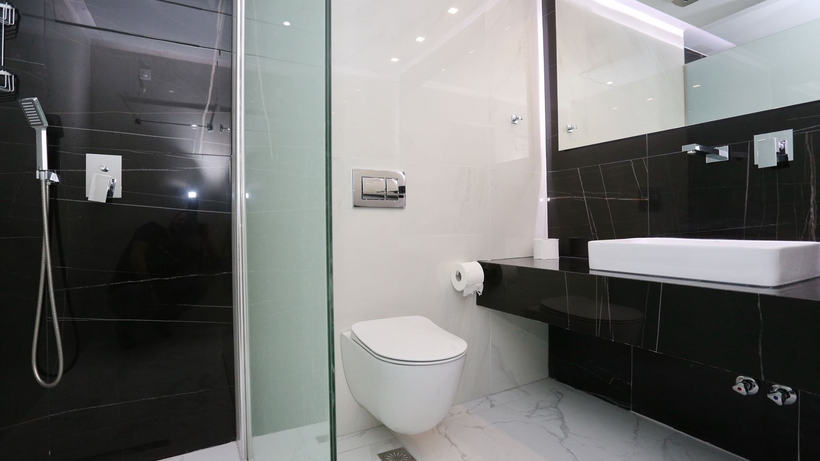 rooms-deluxe-room-with-pool-view