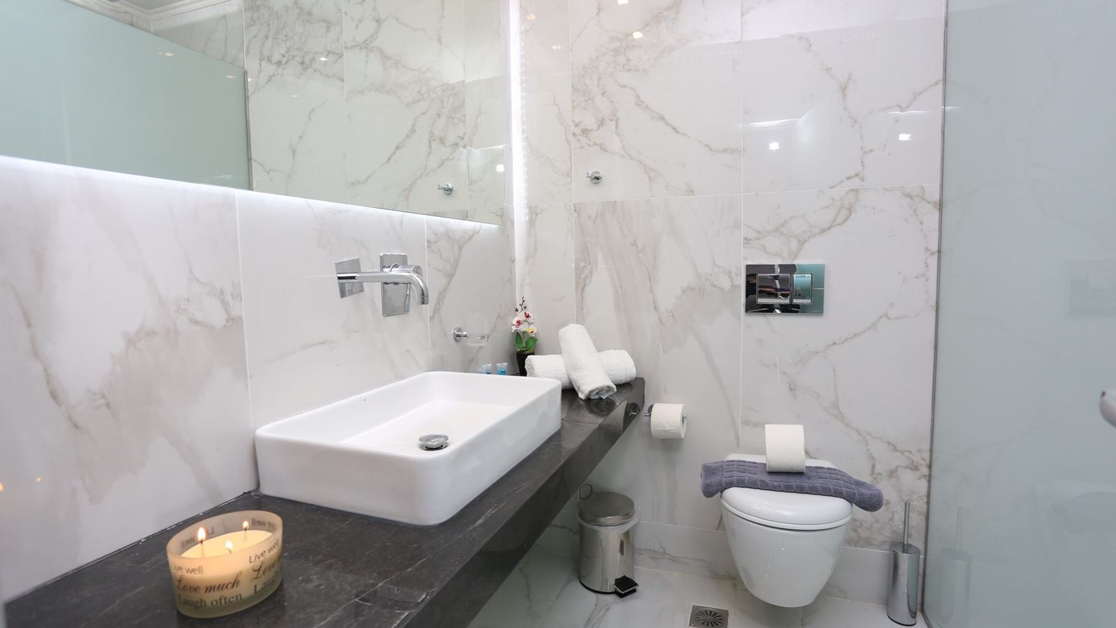 rooms-executive-room-with-garden-view