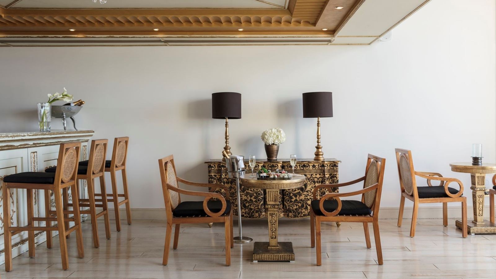 bars-champagne-wine--sushi-bar