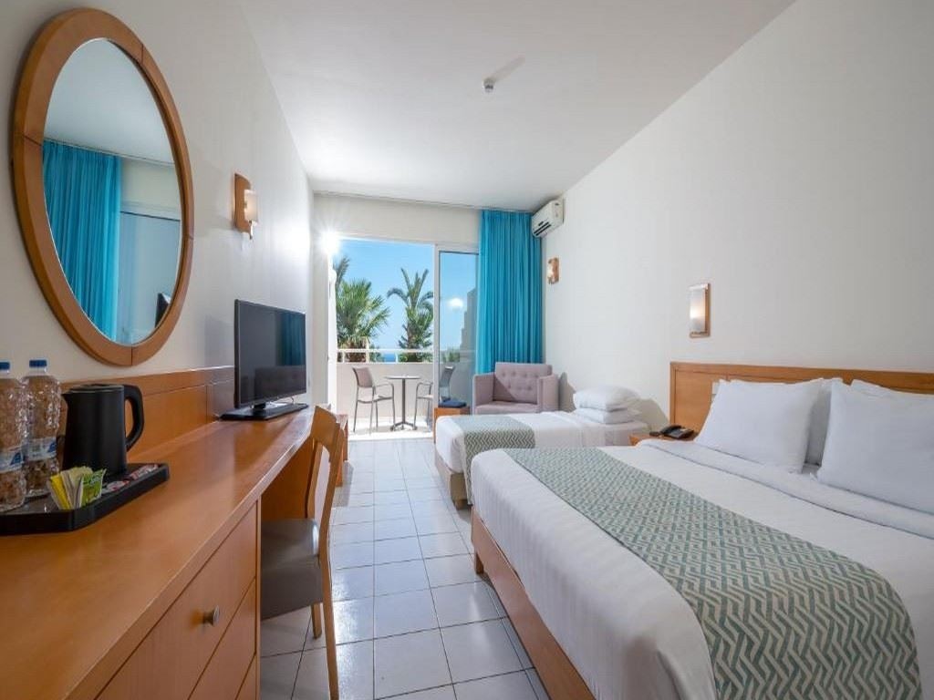 rooms-room-deluxe-sea-view