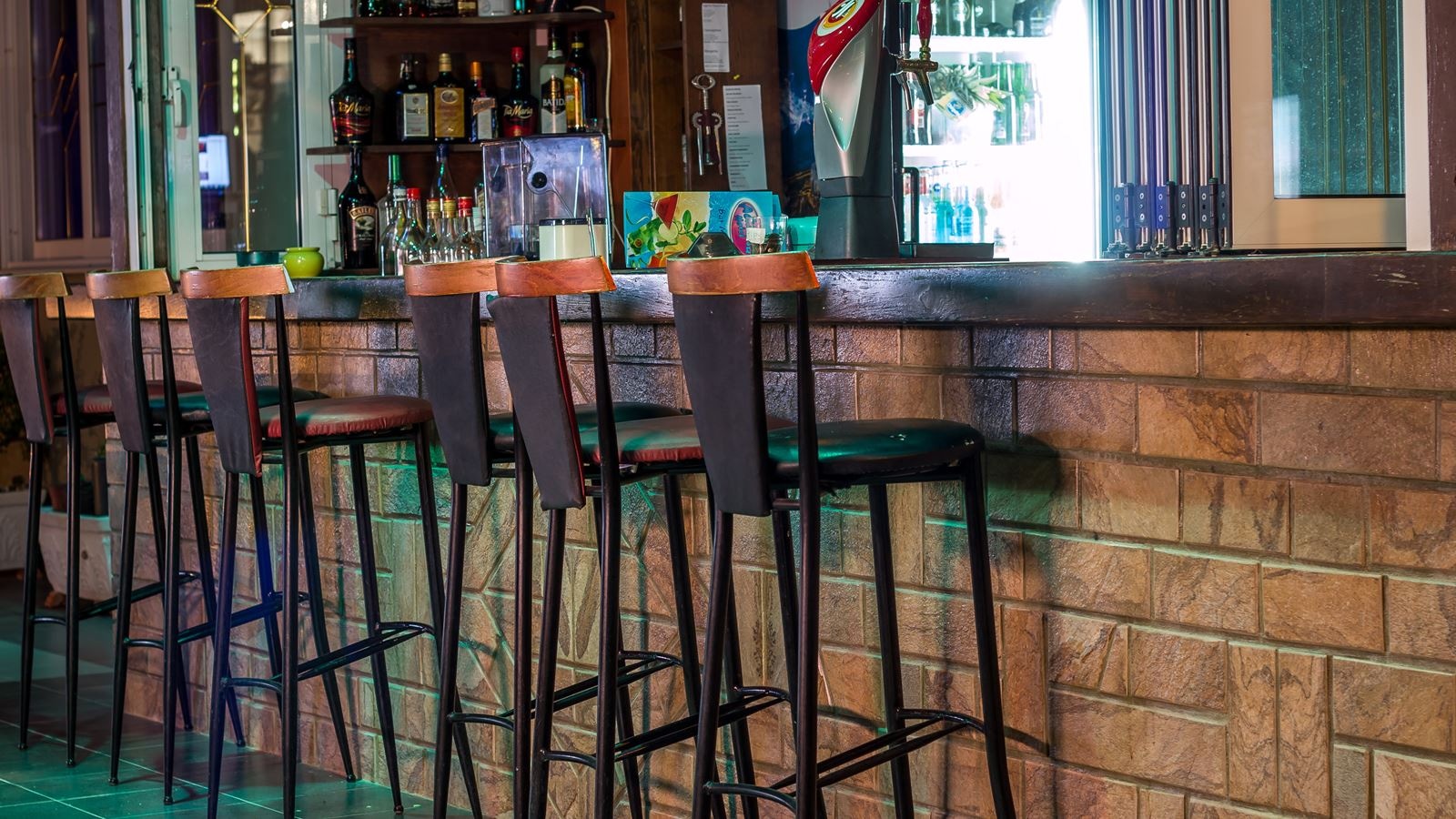 bars-main-bar