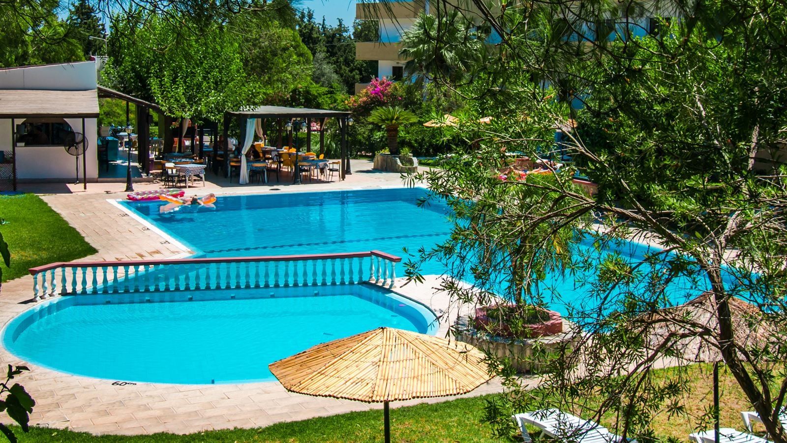 pools-outdoor-pool