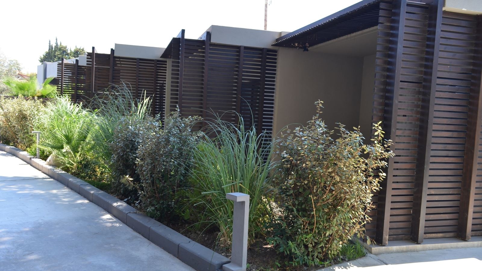 rooms-bungalow-garden-view