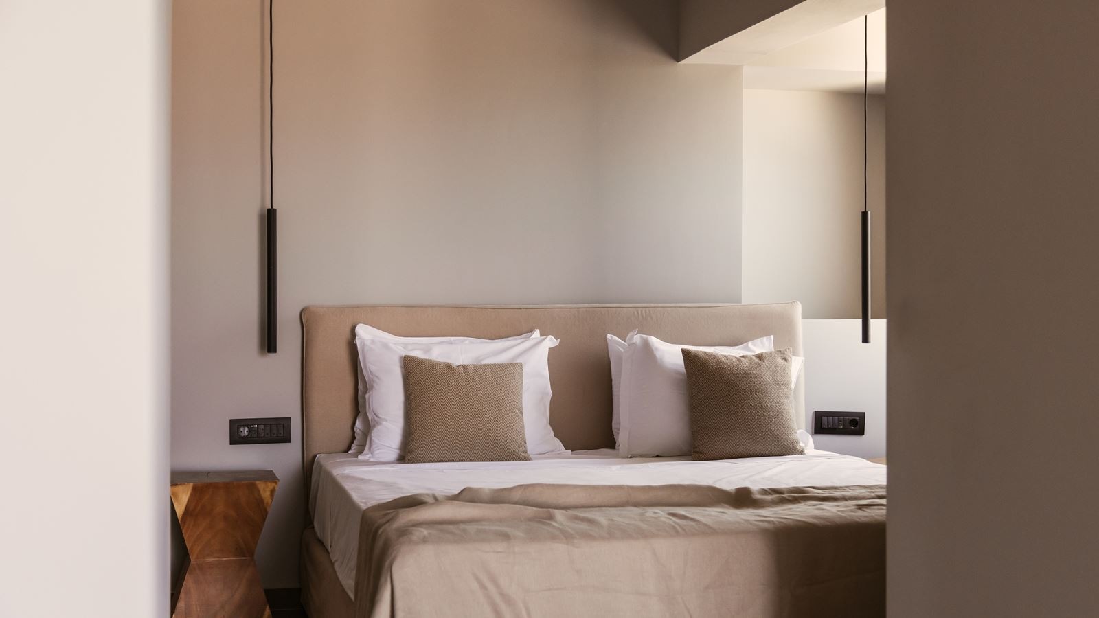 rooms-suite-with-jacuzzi-panoramic-view