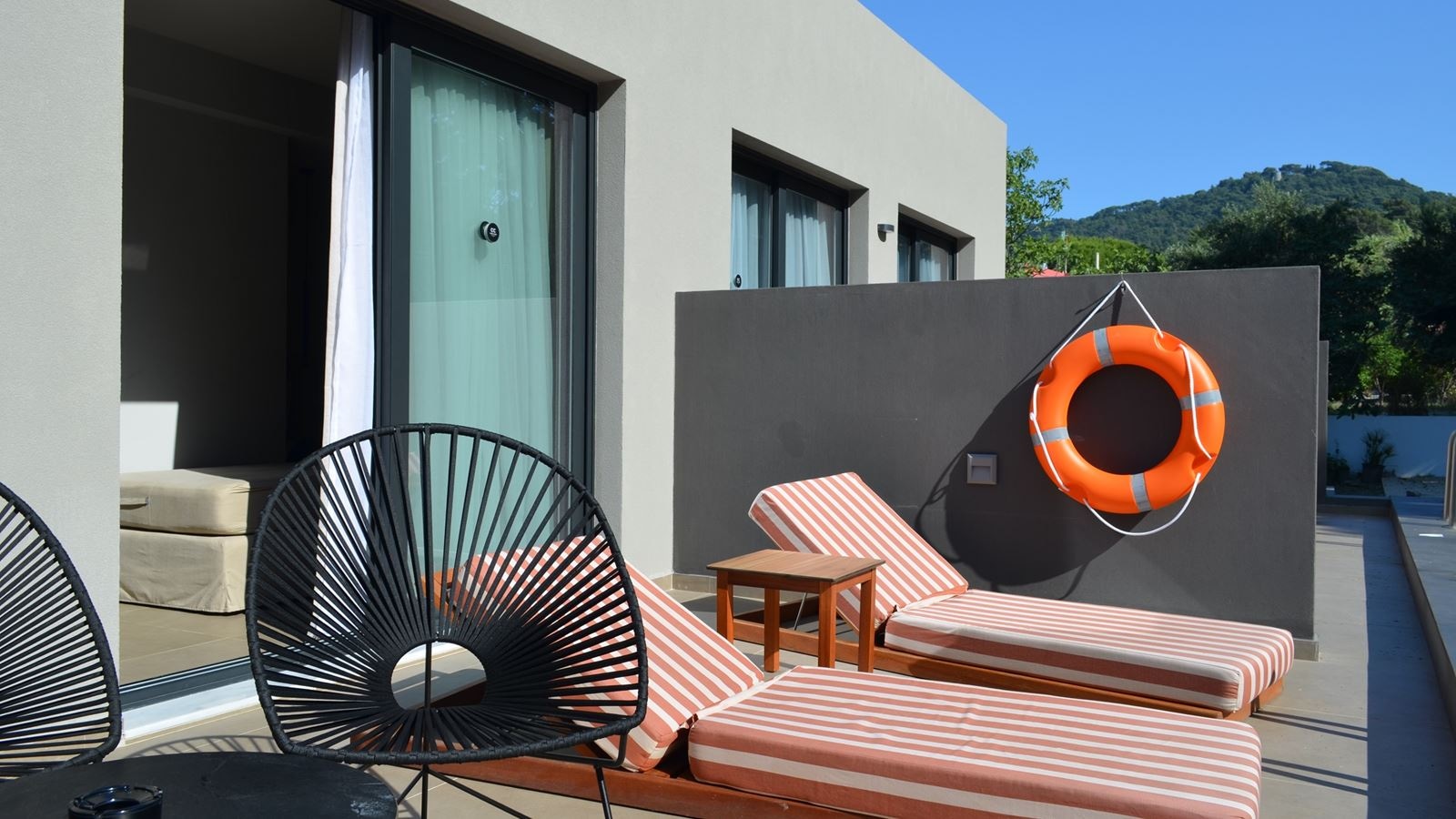 rooms-suite-with-shared-pool-garden-view