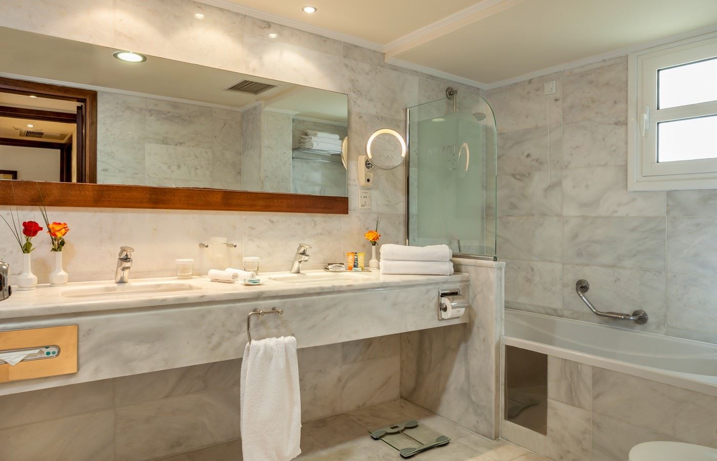 rooms-executive-apartment-2-bedrooms-seafront-balcony-or-terrace