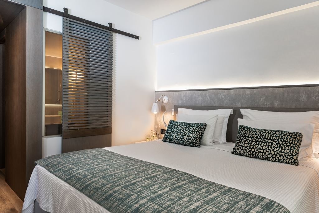 rooms-room-double-pool-view