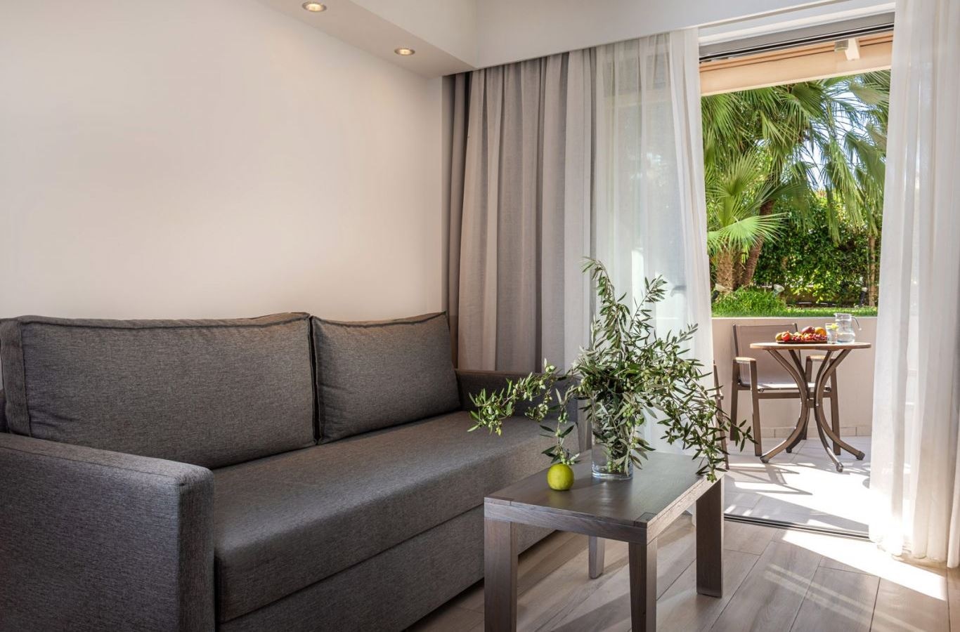 rooms-room-standard-double