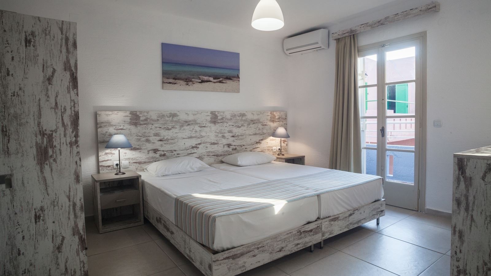 rooms-suite-junior-1-bedroom--living-room-triple-balcony-or-terrace