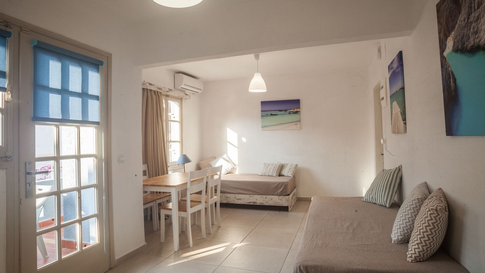 rooms-suite-junior-1-bedroom--living-room-triple-balcony-or-terrace