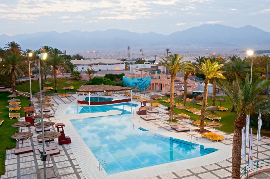 pools-outdoor-pool