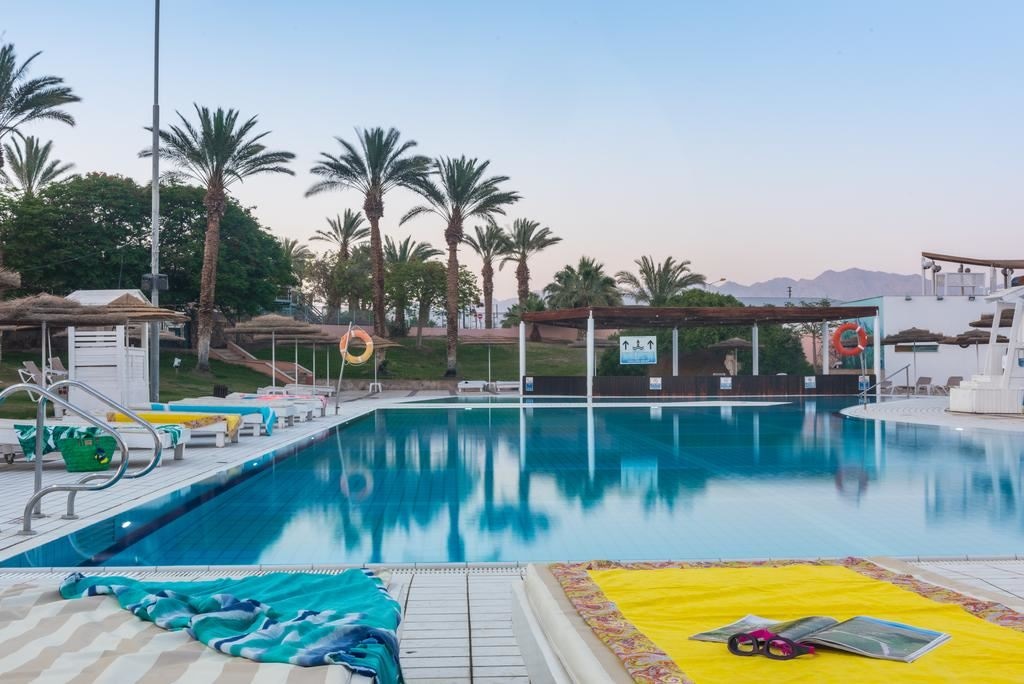 pools-outdoor-pool