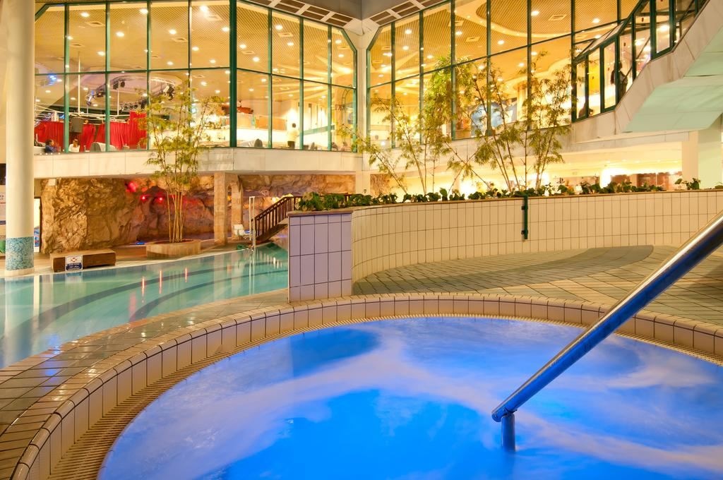 pools-indoor-pool