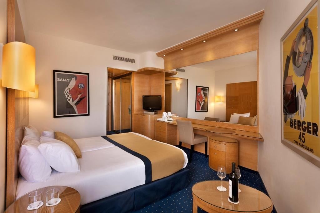 rooms-superior-room