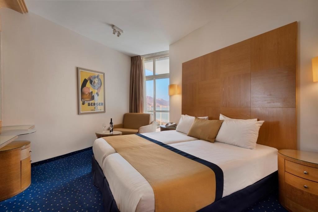 rooms-superior-room
