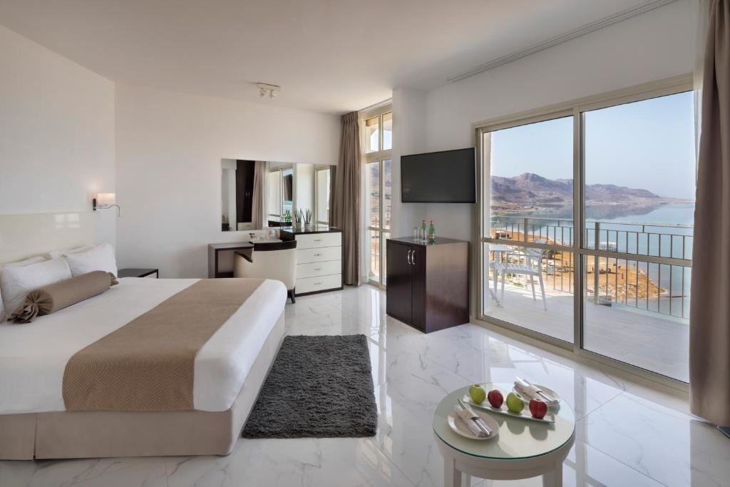 rooms-deluxe-room