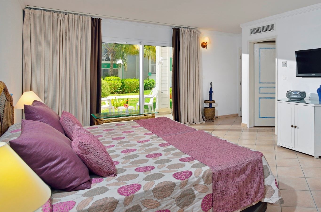 rooms-classic-room