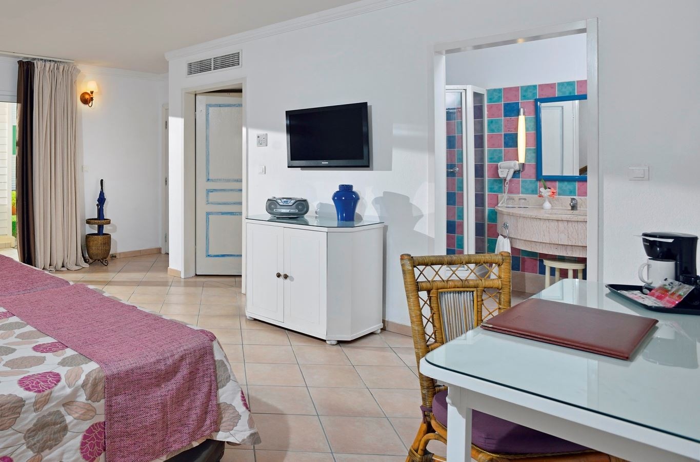 rooms-classic-room