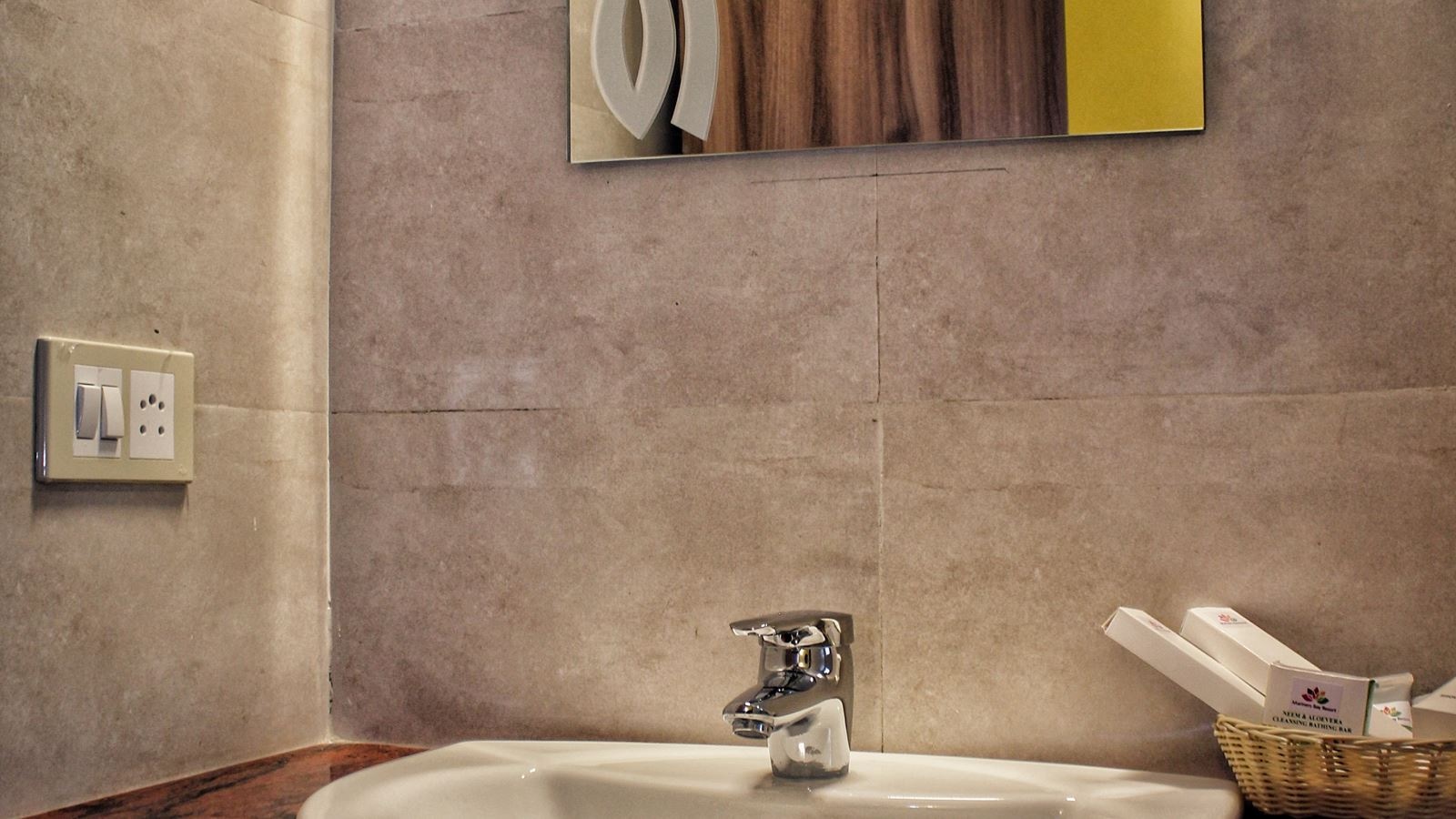 rooms-luxury-suite