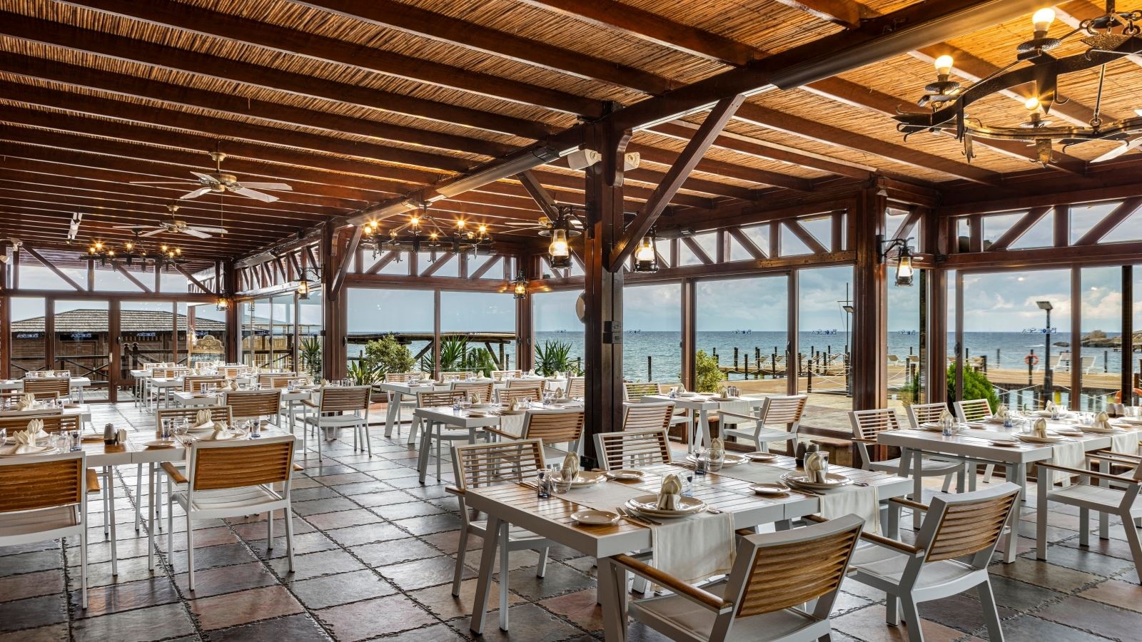 restaurants-blue-sea-restoran