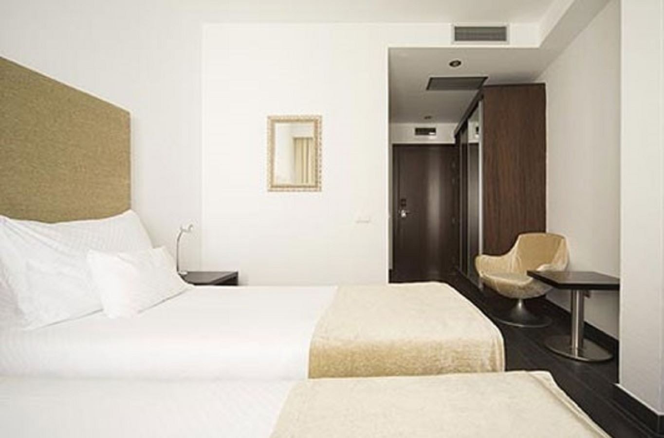 rooms-single-room