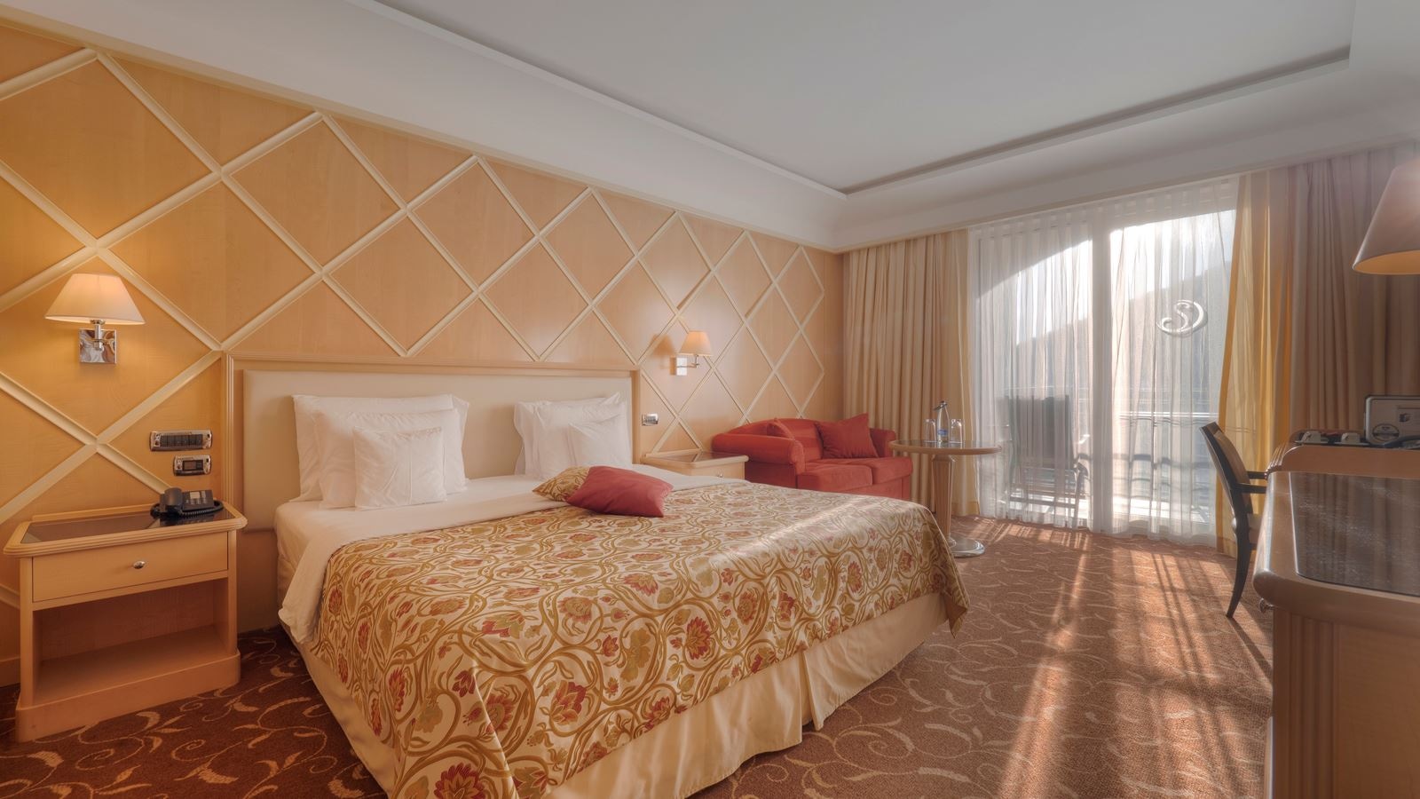 rooms-superior-room
