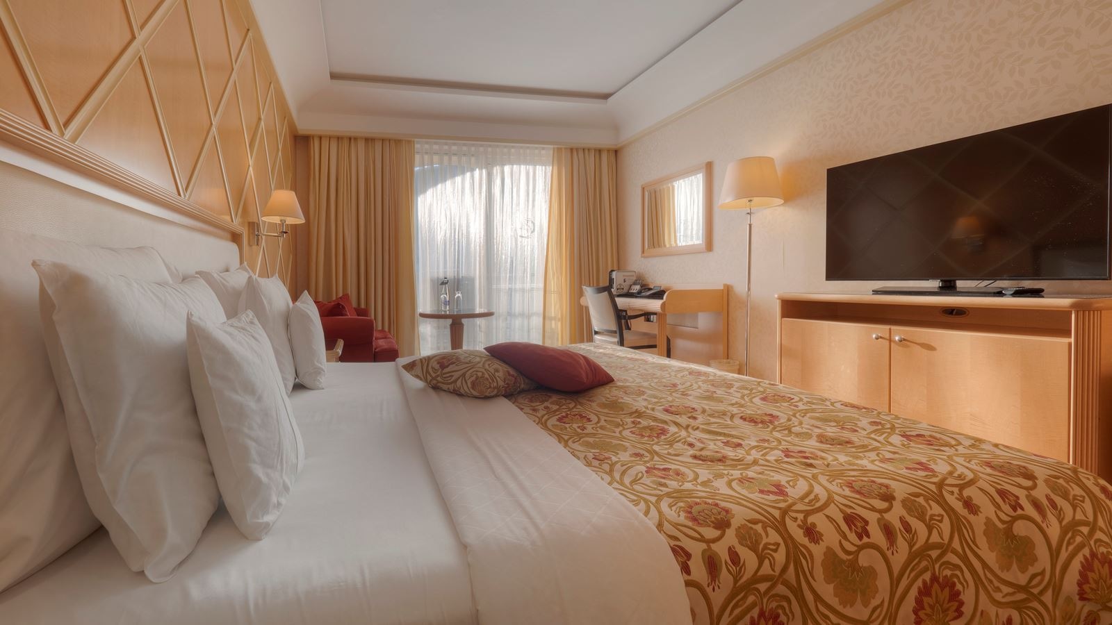 rooms-superior-room