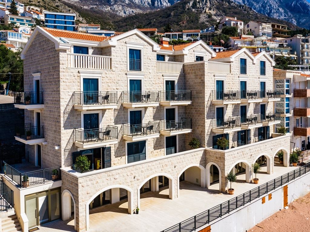 CALIFORNIA ADULTS ONLY (+12) BY AYCON 5 * | Coral Travel (Montenegro