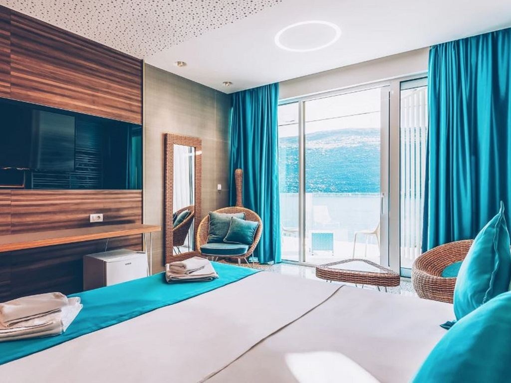 rooms-double-deluxe-room-priority-location-sea-view