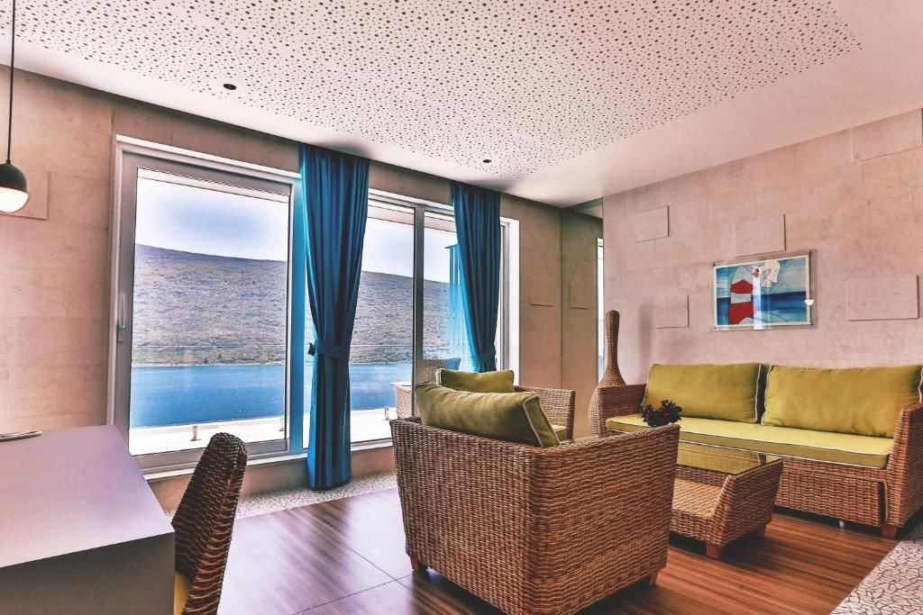 rooms-suite-sea-view