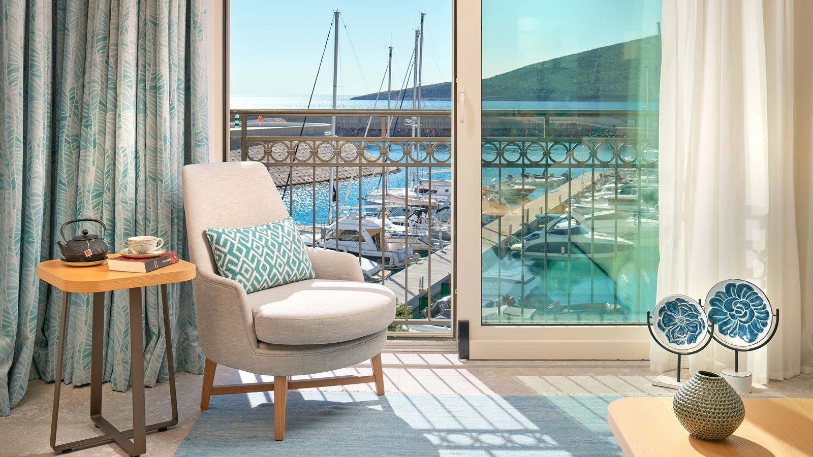 rooms-grand-deluxe-corner-suite