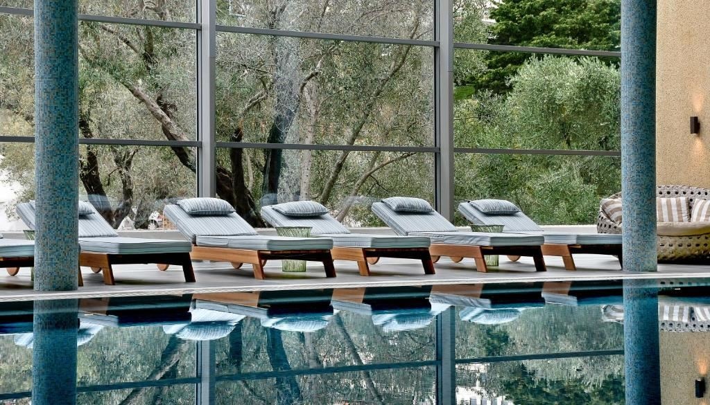 pools-indoor-pool